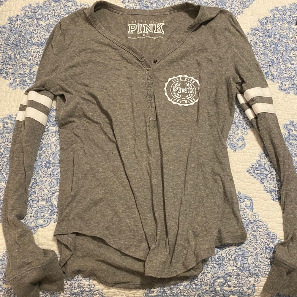 Victoria’s Secret Pink sleep top